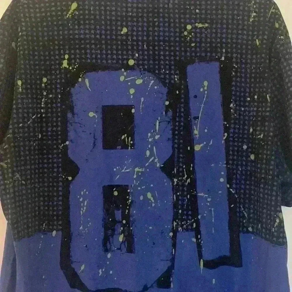 GUESS Slim fit T-shirt- like new - Picture 4 of 4